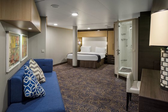 Prostorná kajuta s oknem, lůžková část - Anthem of the Seas Prostorná kajuta s oknem, lůžková část - Anthem of the Seas